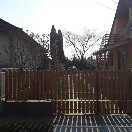 펜션 Three-bedroom In I