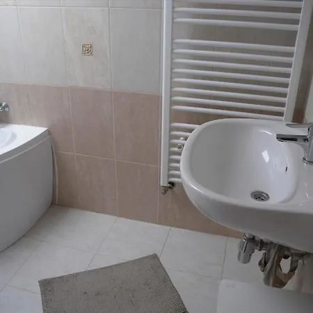 Three-bedroom In I