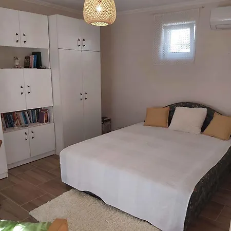 Three-bedroom In I Semesterbostad *
